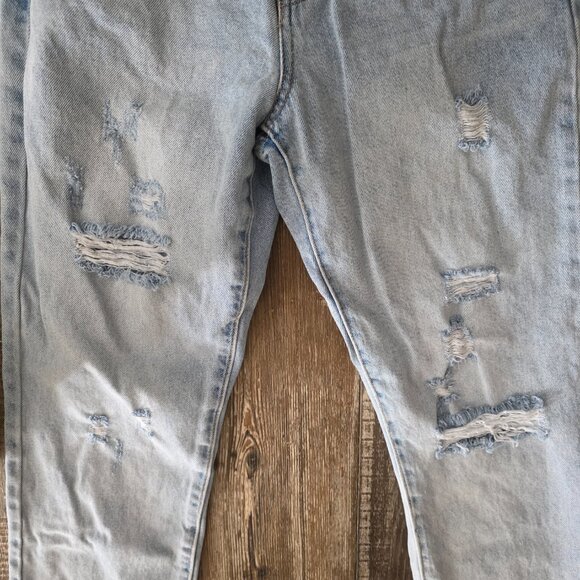 Kancan Women's Jeans RN#144635. Size 3/25 Factory distressed/ripped - Picture 3 of 9